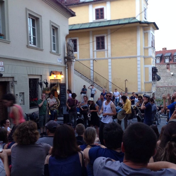 7/7/2014 tarihinde filip k.ziyaretçi tarafından Drink in Gallery Andy'de çekilen fotoğraf