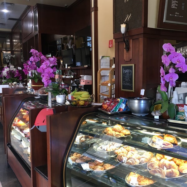 Photo taken at Bijan Bakery &amp; Cafe by Kengo M. on 10/2/2019