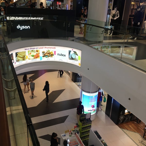 Das Foto wurde bei Tampines Mall von Kengo M. am 10/14/2018 aufgenommen