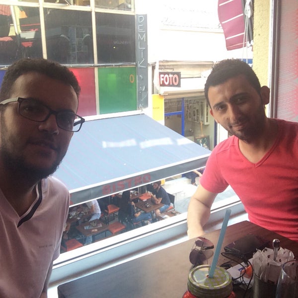 8/20/2015 tarihinde Ömer M.ziyaretçi tarafından Makara Cafe'de çekilen fotoğraf