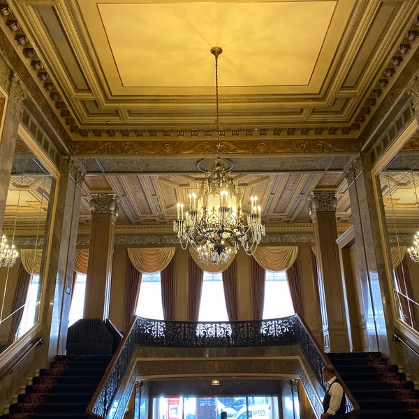 รูปภาพถ่ายที่ Kimpton Sir Francis Drake Hotel โดย Stanley D. เมื่อ 10/31/2019