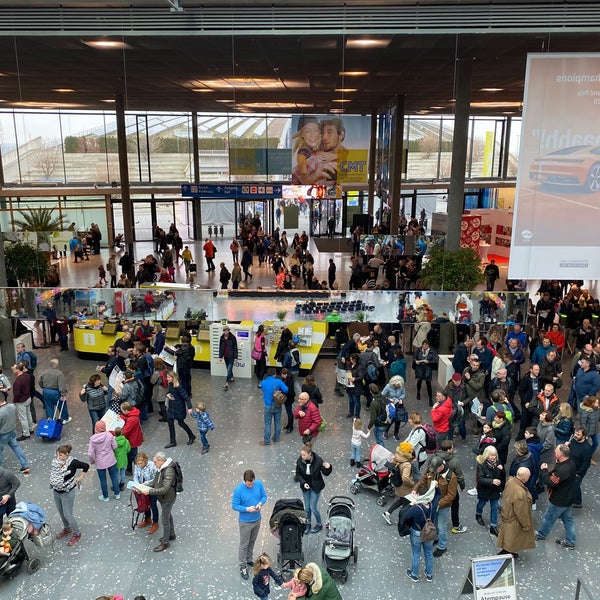 รูปภาพถ่ายที่ Messe Stuttgart โดย Diana เมื่อ 1/12/2020