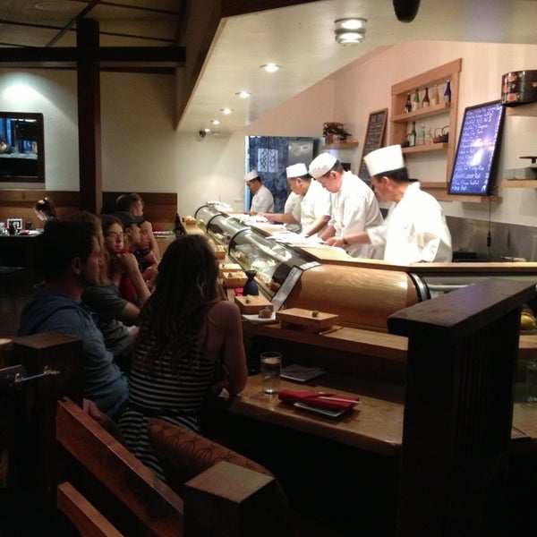 6/16/2013 tarihinde Vladimir I.ziyaretçi tarafından Irori Japanese Restaurant'de çekilen fotoğraf