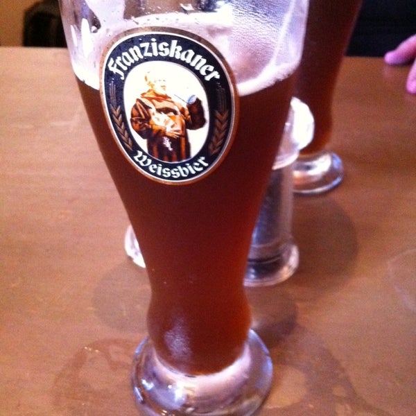 Photo prise au Essen Restaurant &amp; Beer Cafe par Cyrill S. le1/16/2014