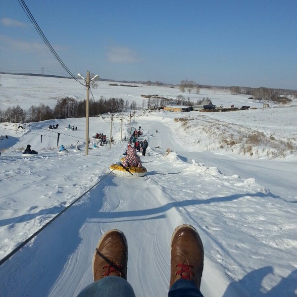 Долина нарзанов тюбинговая трасса. Тюбинги кисловодск. Парк долина нарзанов горки. Тюбинги кисловодск. Зимний тюбинг.