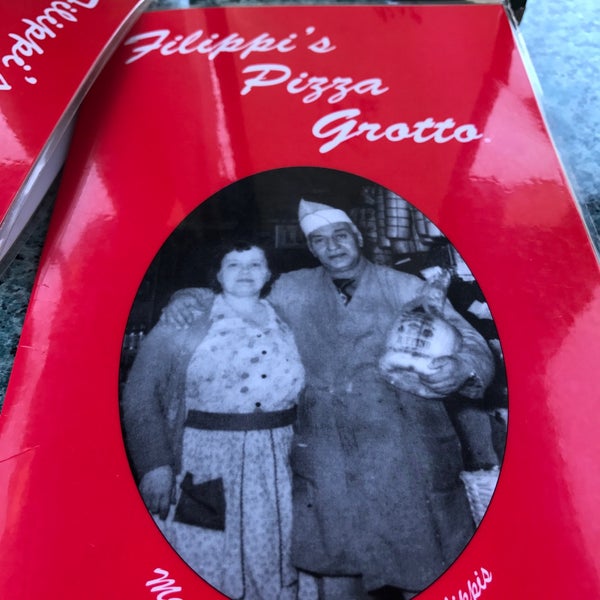4/2/2017에 Kate R.님이 Filippi&#39;s Pizza Grotto- Napa에서 찍은 사진