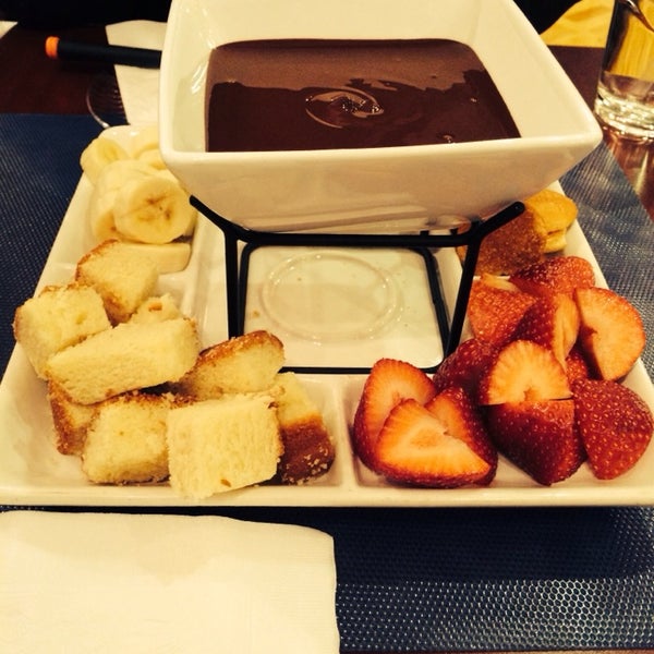 1/19/2014 tarihinde Lauren B.ziyaretçi tarafından The Royal Chocolate'de çekilen fotoğraf