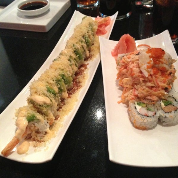 รูปภาพถ่ายที่ Sushi Sake North Miami Beach โดย Christina L. เมื่อ 8/8/2013