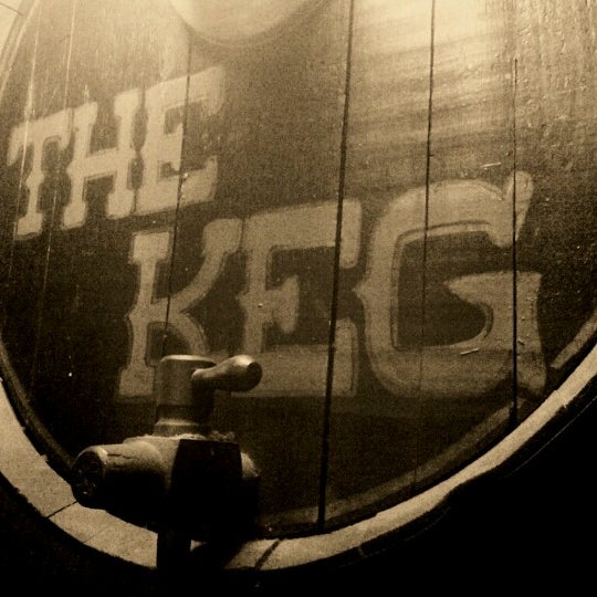 Снимок сделан в The Keg Lounge пользователем Julieanna D. 11/12/2012