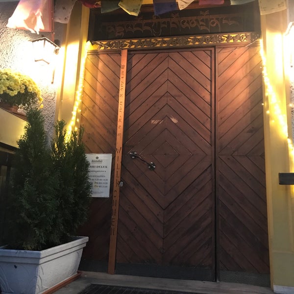 Shangrila Tibetan Restaurant Sihlfeld 3 tips from 98 visitors