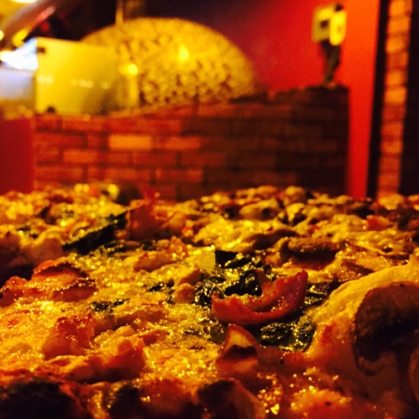 Adriano's Pizza Pasta & Vino Av. Cerro Gordo 3157