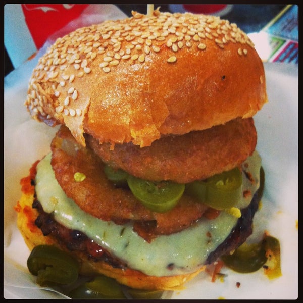 Foto tirada no(a) Charm City Burger Company por Lucas B. em 1/1/2013