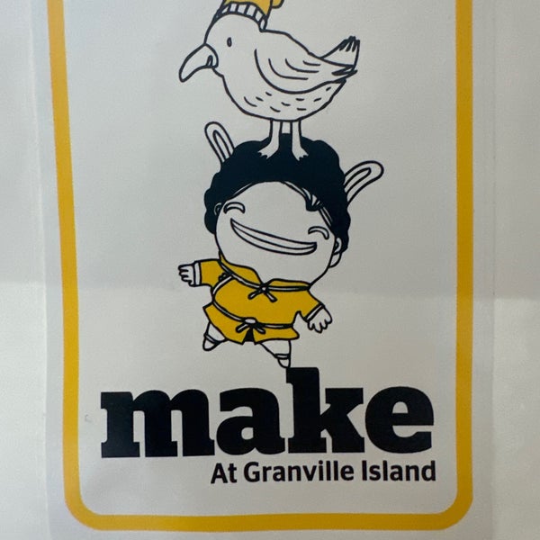 Das Foto wurde bei Make at Granville Island von ˈakiːm S. am 10/12/2023 aufgenommen