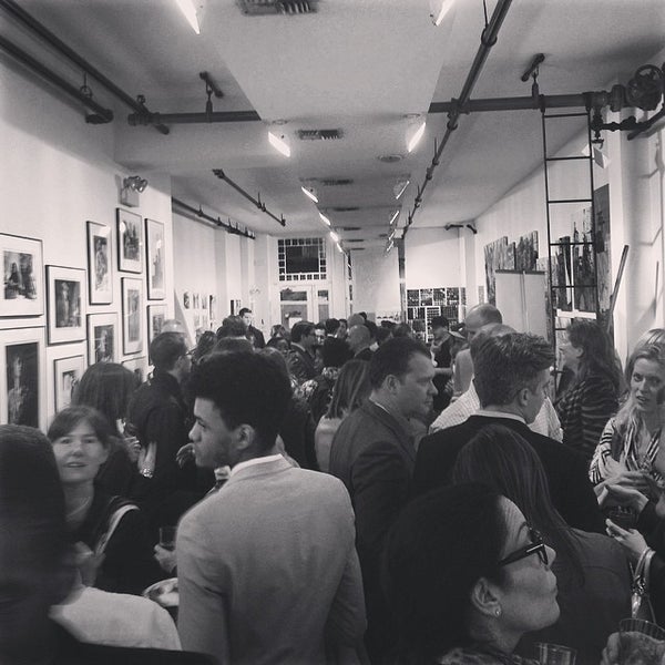 Foto tirada no(a) Pop International Galleries por Michael C. em 4/24/2014