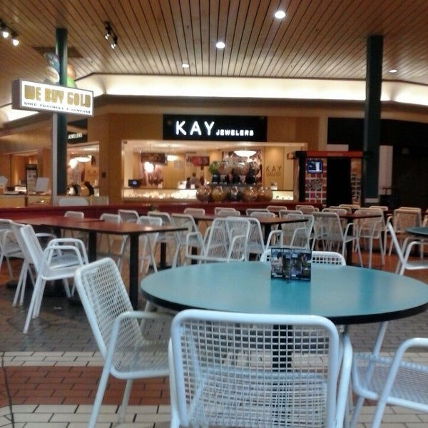 6/19/2013에 Stephon B.님이 Security Square Mall에서 찍은 사진