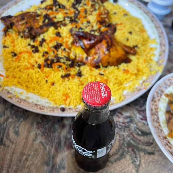 Photo taken at مطعم الحمراء البخاري by ABDULAZIZ . on 1/6/2024