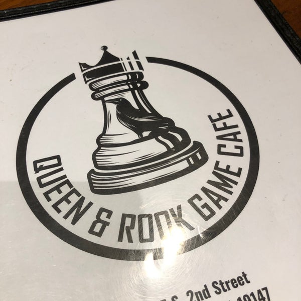 10/11/2023 tarihinde Zach G.ziyaretçi tarafından Queen &amp; Rook Game Cafe'de çekilen fotoğraf