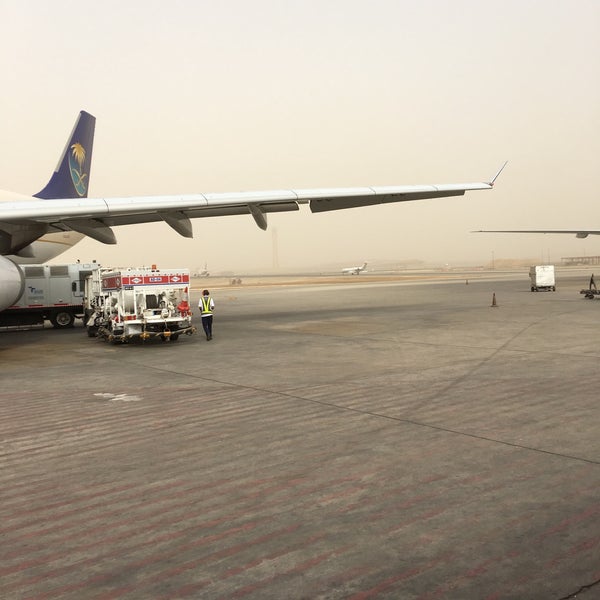 7/26/2016にBadrがKing Abdulaziz International Airport (JED)で撮った写真