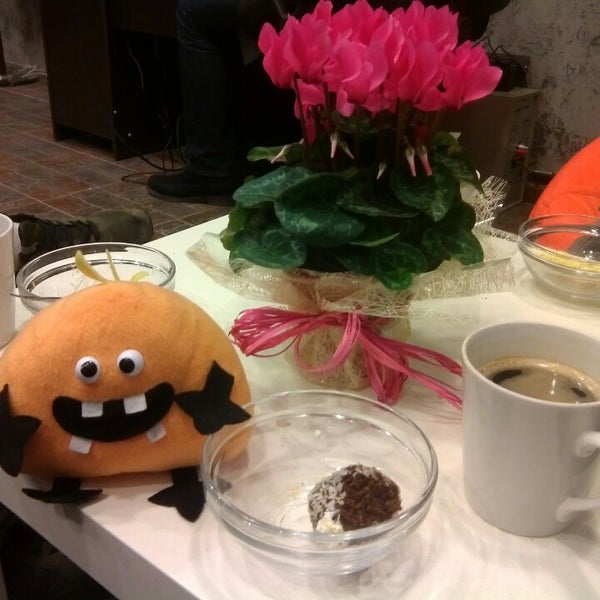 12/22/2013에 Nastasya S.님이 Тайм-кафе Come_In에서 찍은 사진