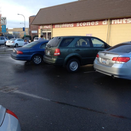 Donut & Muffin Factory Downtown Auburn 4 tips