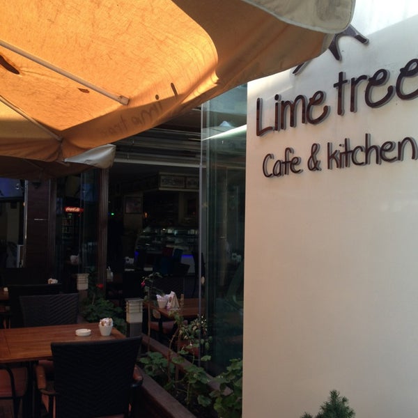 Photo prise au Lime Tree Cafe &amp; Kitchen par Sureyya U. le8/28/2013