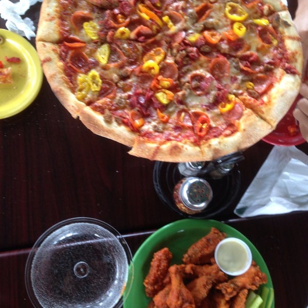 Das Foto wurde bei Zappi&#39;s Italian Eatery - Pasta, Pizza and Subs von Jigmey W. am 7/27/2013 aufgenommen