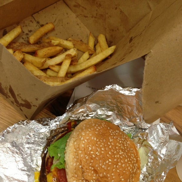 Photo taken at Five Guys by Lama W. on 8/2/2015