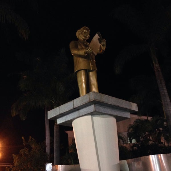 Photo taken at Praça Gonçalves Dias by Ramon P. on 1/23/2015