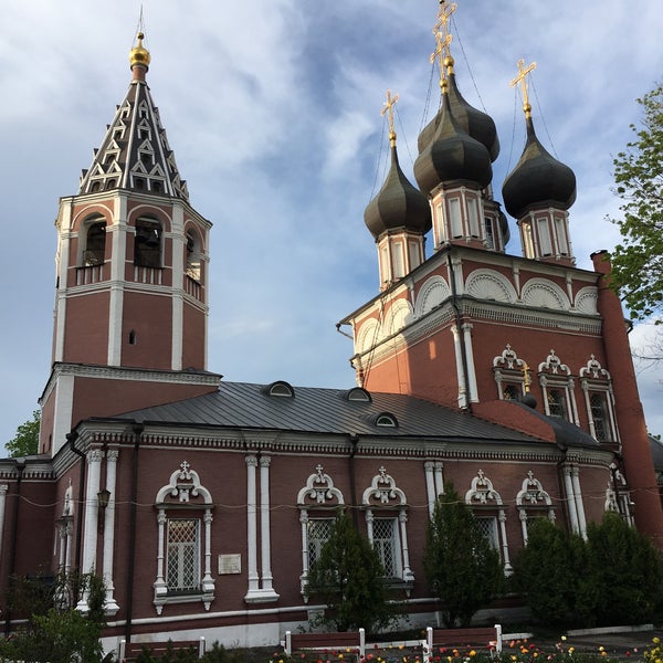 храм ризоположения на шаболовке. церковь ризоположения на донской. москва церковь ризоположения донская 20. храм на донской улице в москве.