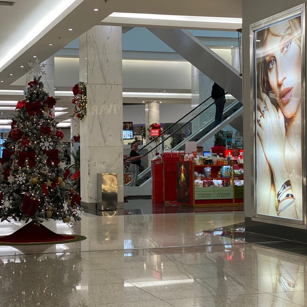 รูปภาพถ่ายที่ Taguatinga Shopping โดย cicclops👣 C. เมื่อ 12/2/2019