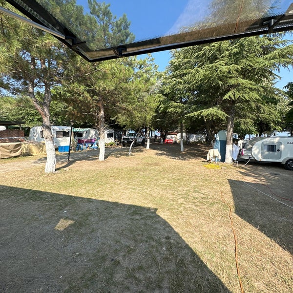 รูปภาพถ่ายที่ Saros Camping &amp; Beach Club โดย Mehdi B. เมื่อ 7/12/2023
