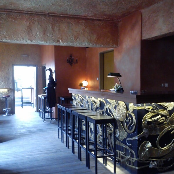 2/25/2014 tarihinde Andrijana G.ziyaretçi tarafından Melin Bar'de çekilen fotoğraf