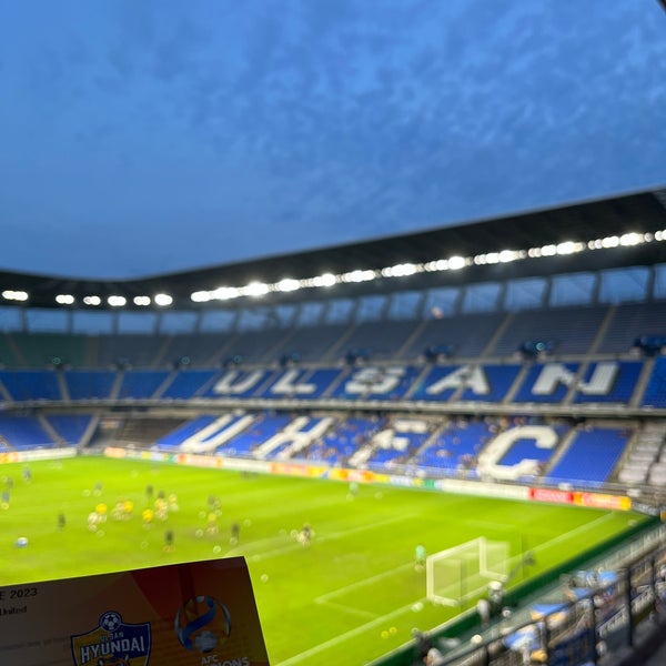 Photo taken at Ulsan Munsu Football Stadium by hw on 9/19/2023