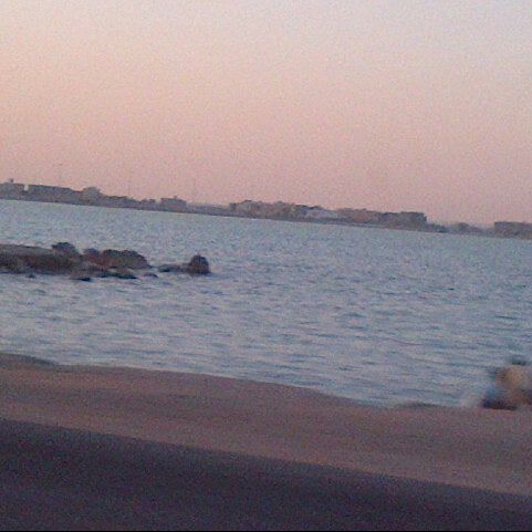 صور لشاطئ العزيزية في الخبر