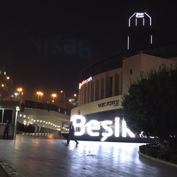 Снимок сделан в Beşiktaş Meydanı пользователем Milad A. 5/30/2020