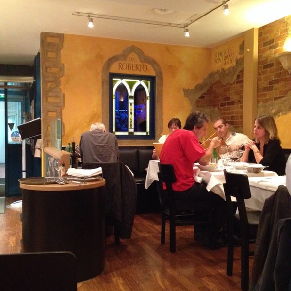 Photo taken at Restaurant Da Roberto by Cris J. on 10/26/2013