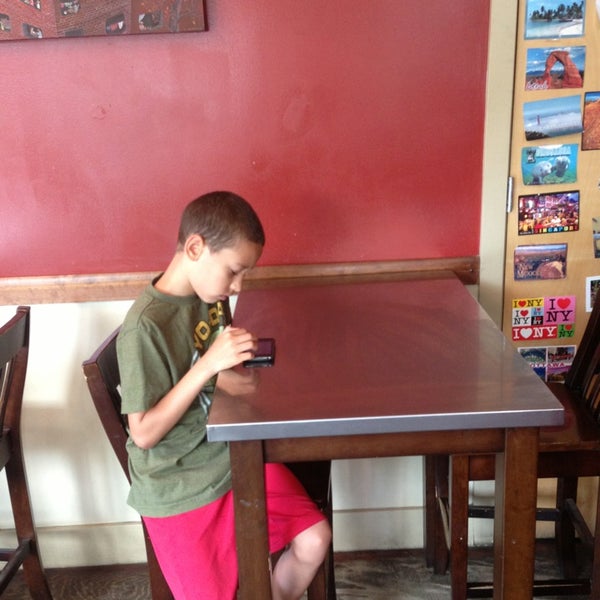 7/22/2013にPrince D.がKaty&#39;s Corner Cafeで撮った写真