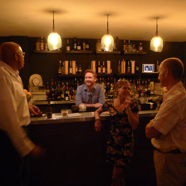 8/3/2013 tarihinde John G.ziyaretçi tarafından Looking Glass Cocktail Club'de çekilen fotoğraf