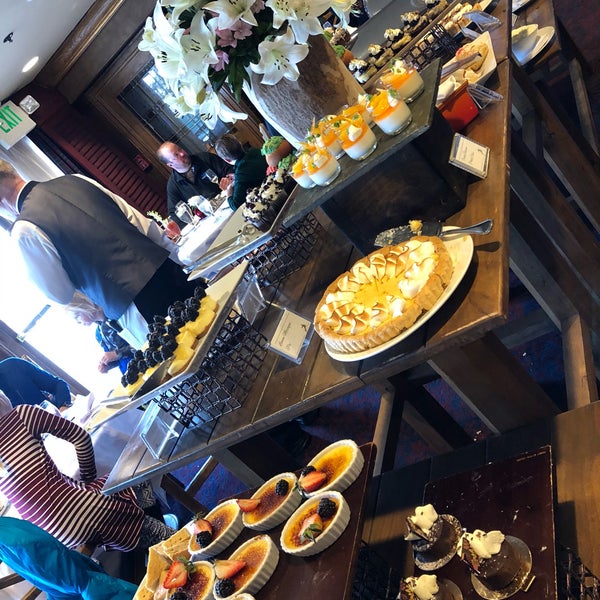 Das Foto wurde bei Glitretind Restaurant von Shirley L. am 3/25/2018 aufgenommen
