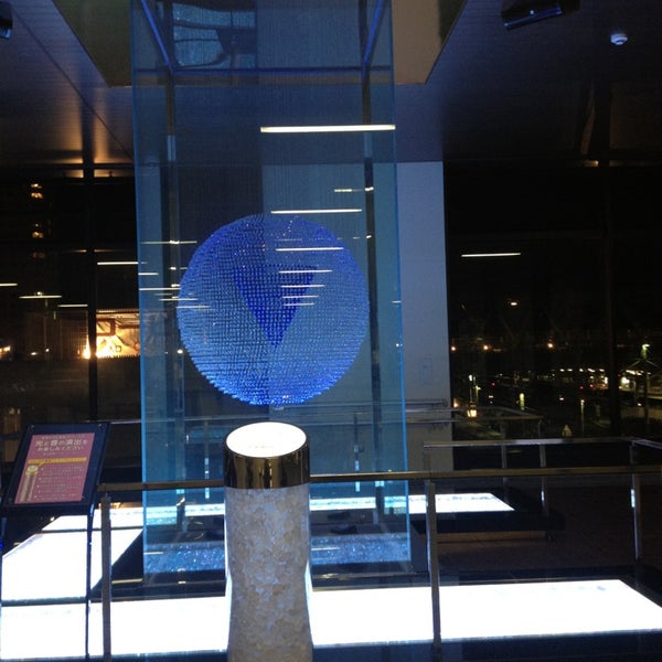 クリスタルアース Pamyatnik Dostoprimechatelnost V 甲府市