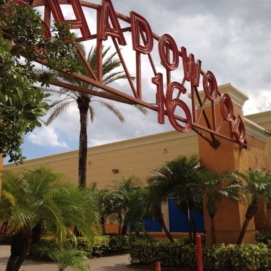 Regal Cinemas Shadowood 16 Movie Theater in Boca Raton