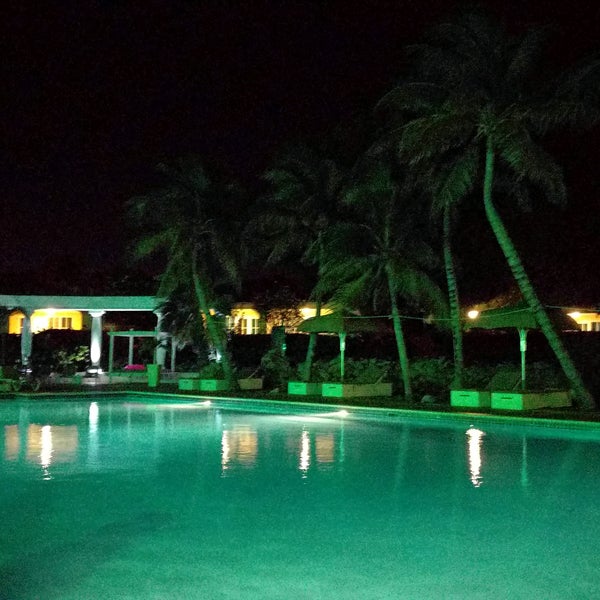 รูปภาพถ่ายที่ Livingstone Villas &amp; Resort Hotel Curacao โดย Raychel M. เมื่อ 2/14/2017