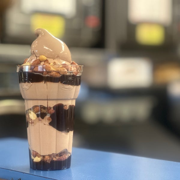 Dairy Queen Ice Cream Parlor in Golden Valley