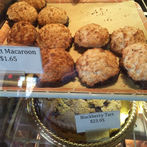 whole foods desserts calories