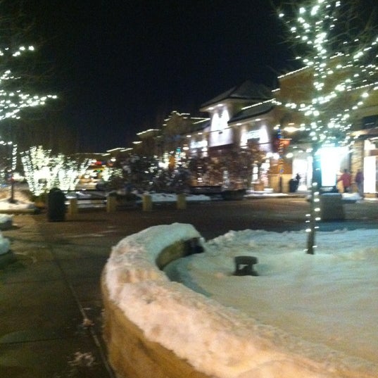 Foto tirada no(a) The Shoppes at Arbor Lakes por Melissa K. em 12/14/2012