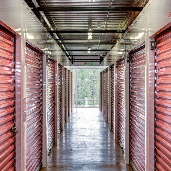 Хранилище космос. Storage spaces. Полка с коробками. Полка над дверью. Arrangement go wrong in storage room смотреть.