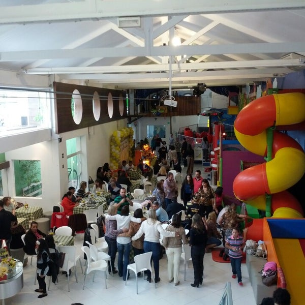 รูปภาพถ่ายที่ Magia e Cia Vila Olímpia - Buffet Infantil โดย Ivan M. เมื่อ 4/14/2013
