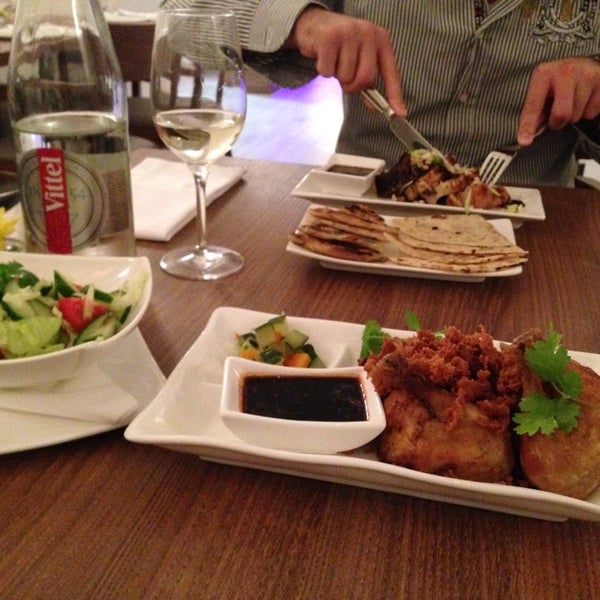 Das Foto wurde bei Ari&#39;s Restaurant von Kristýna H. am 10/4/2014 aufgenommen