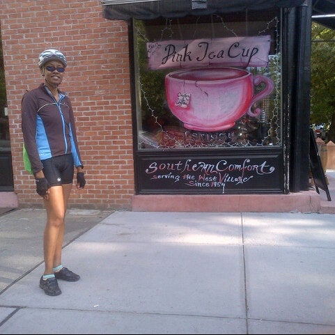 Photo taken at The Pink Tea Cup by RDasheenb D. on 5/17/2014