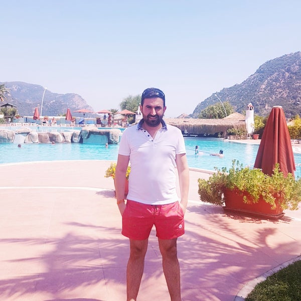 Foto tirada no(a) Martı Resort Deluxe por Çağan em 8/13/2019